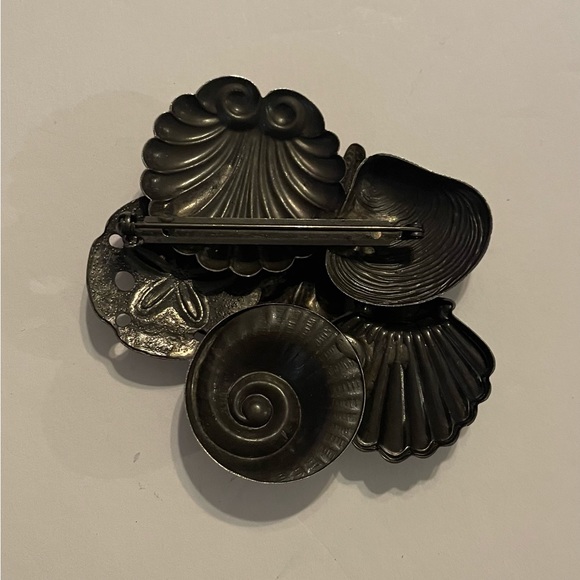 Metal Tri Color Seashell Brooch - Picture 2 of 4